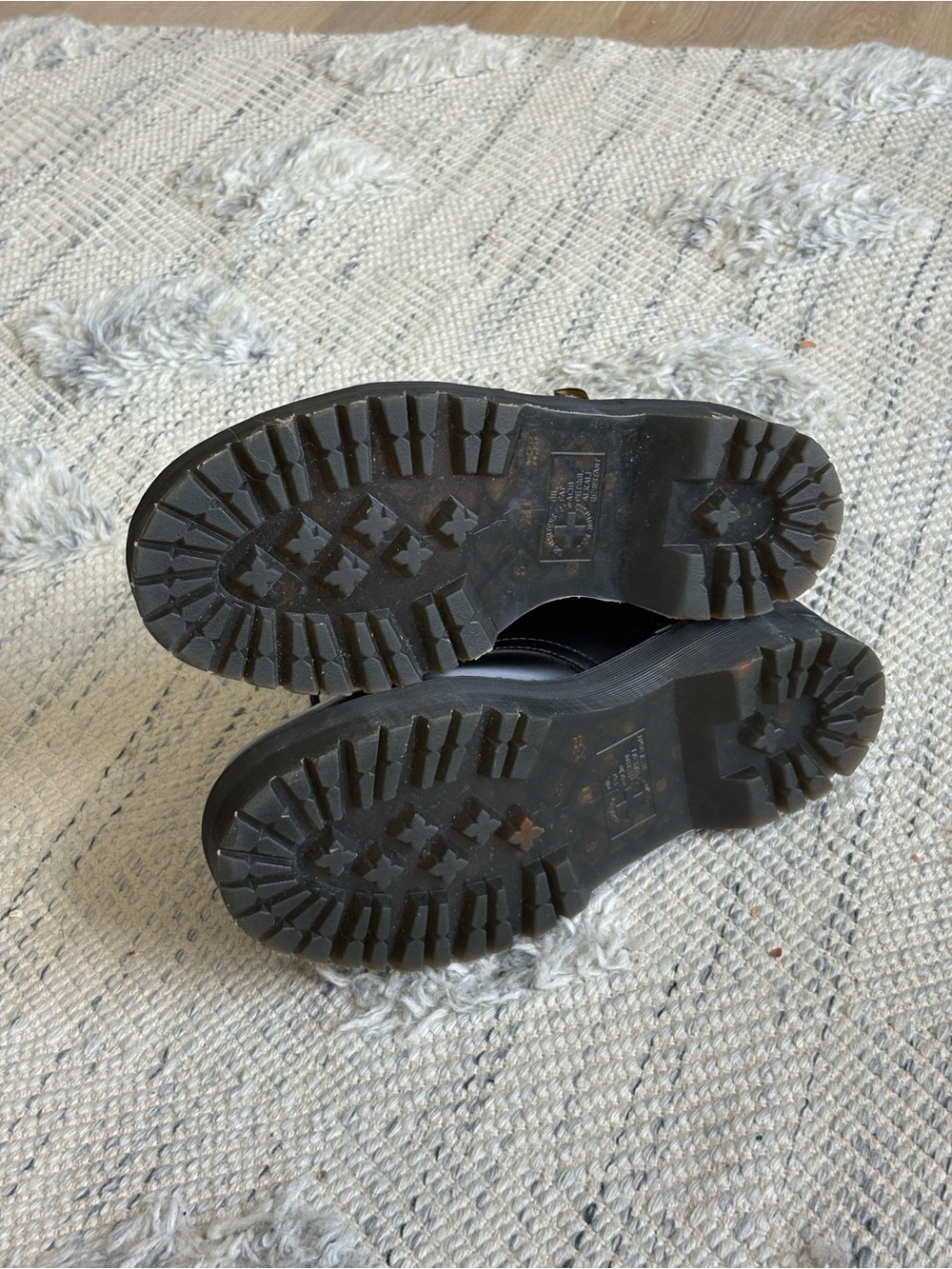 Dr. Martens - Picture 7 of 9